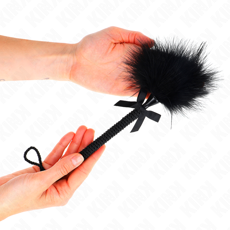Bacchetta in corda di nylon con piume solletico e fiocco nero 25 cm – KINK